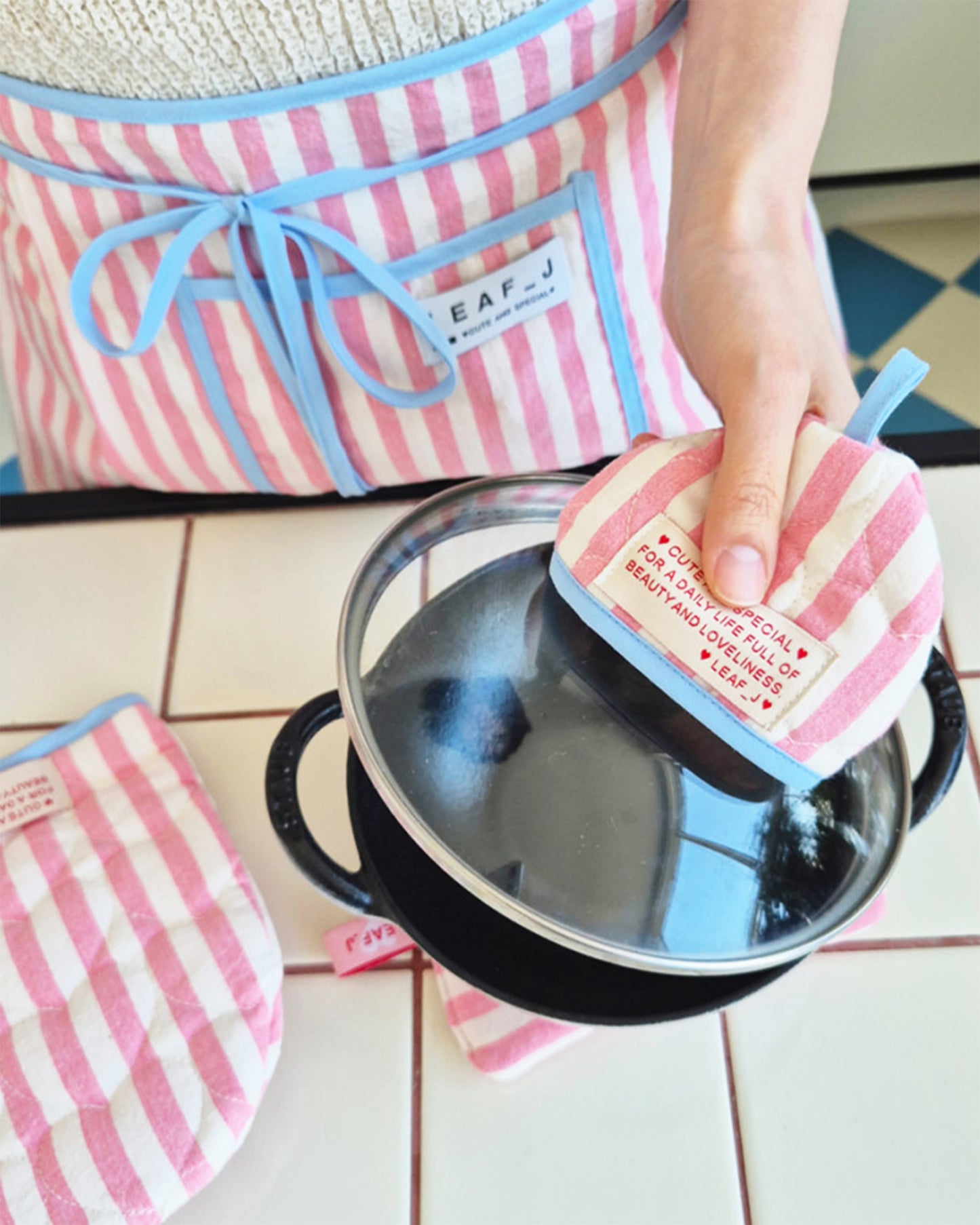 LEAF_J Heart Quilting ハーフムーン 鍋つかみ（ストライプ／チェック／ドット）
