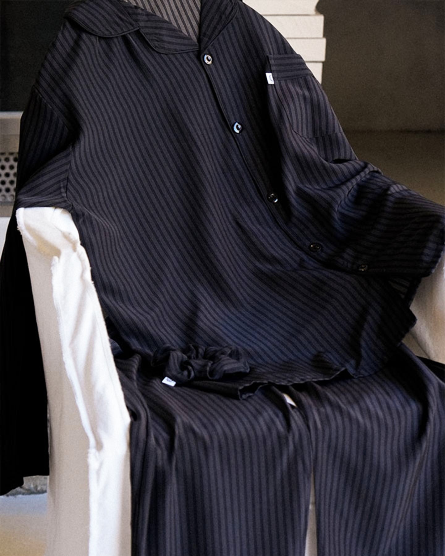 TESER Noir シルクスキン ver.2 長袖パジャマセット（Charcoal / Unisex）