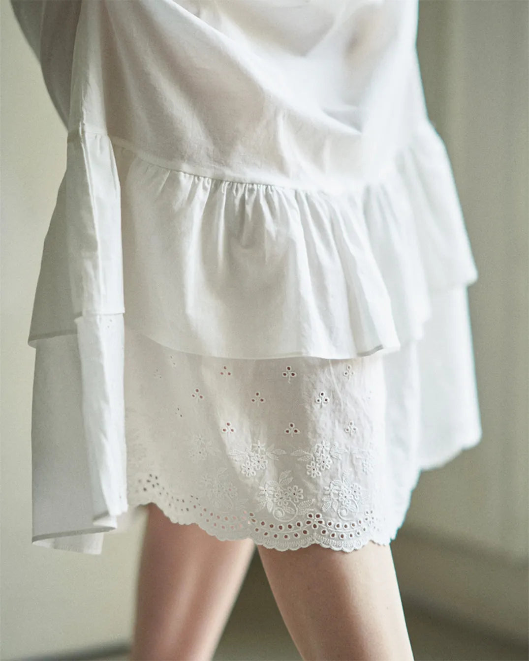 ULlala [25172WONXN] Ogarden 2 Sleeveless One Piece Ivory